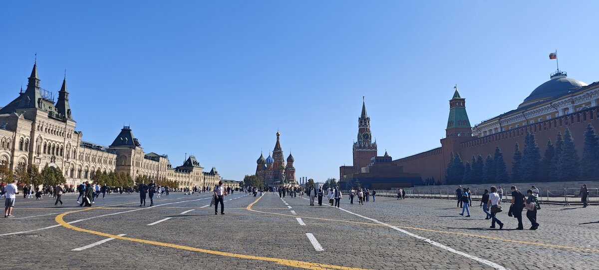 На Красной площади - <<< Наташа >>>