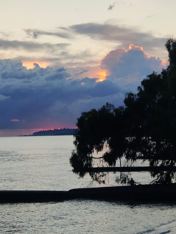 Вечер в Новом Афоне - Ирэн Вечер в Новом Афоне - Ирэн