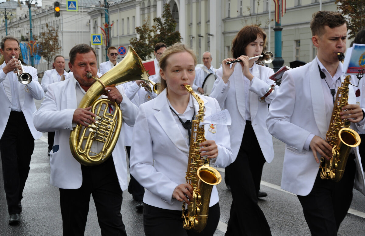 По главной улице с оркестром - Татьяна Машошина По главной улице с оркестром - Татьяна Машошина
