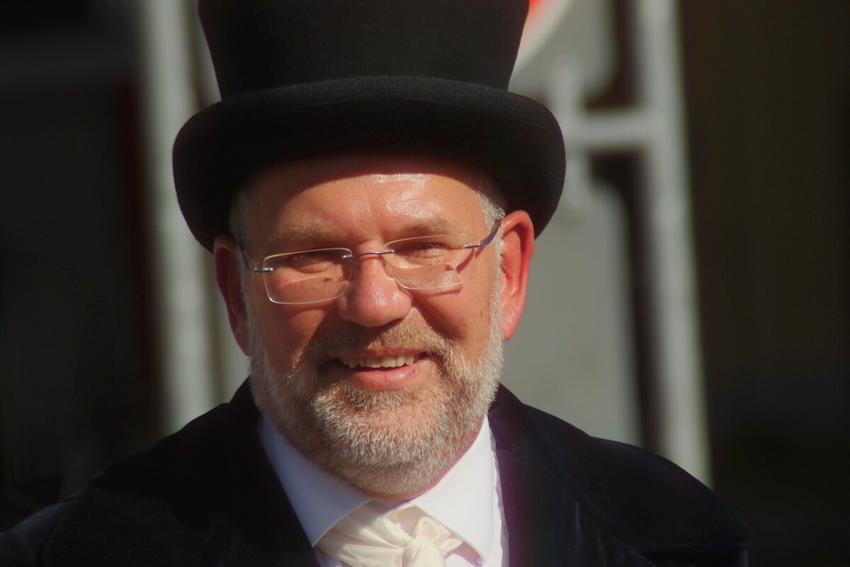 Добрый дядя - Юрий. Шмаков