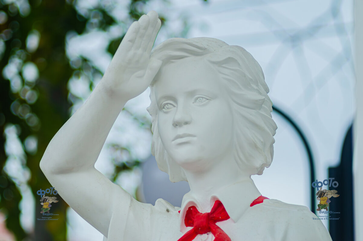 Скульптура пионерки. город Курск - Руслан Васьков