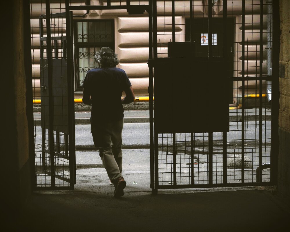 Петербургские дворы. В поисках выхода. - Магомед .