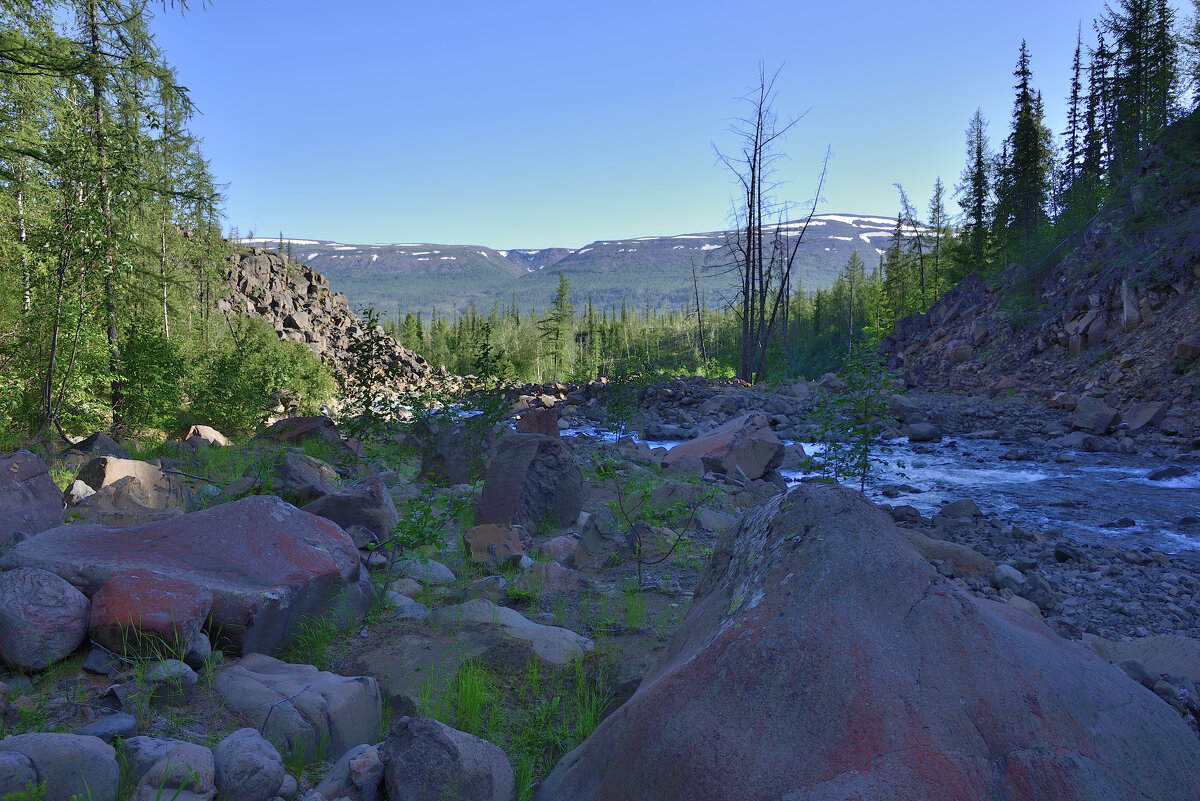 *** - Александр Хаецкий