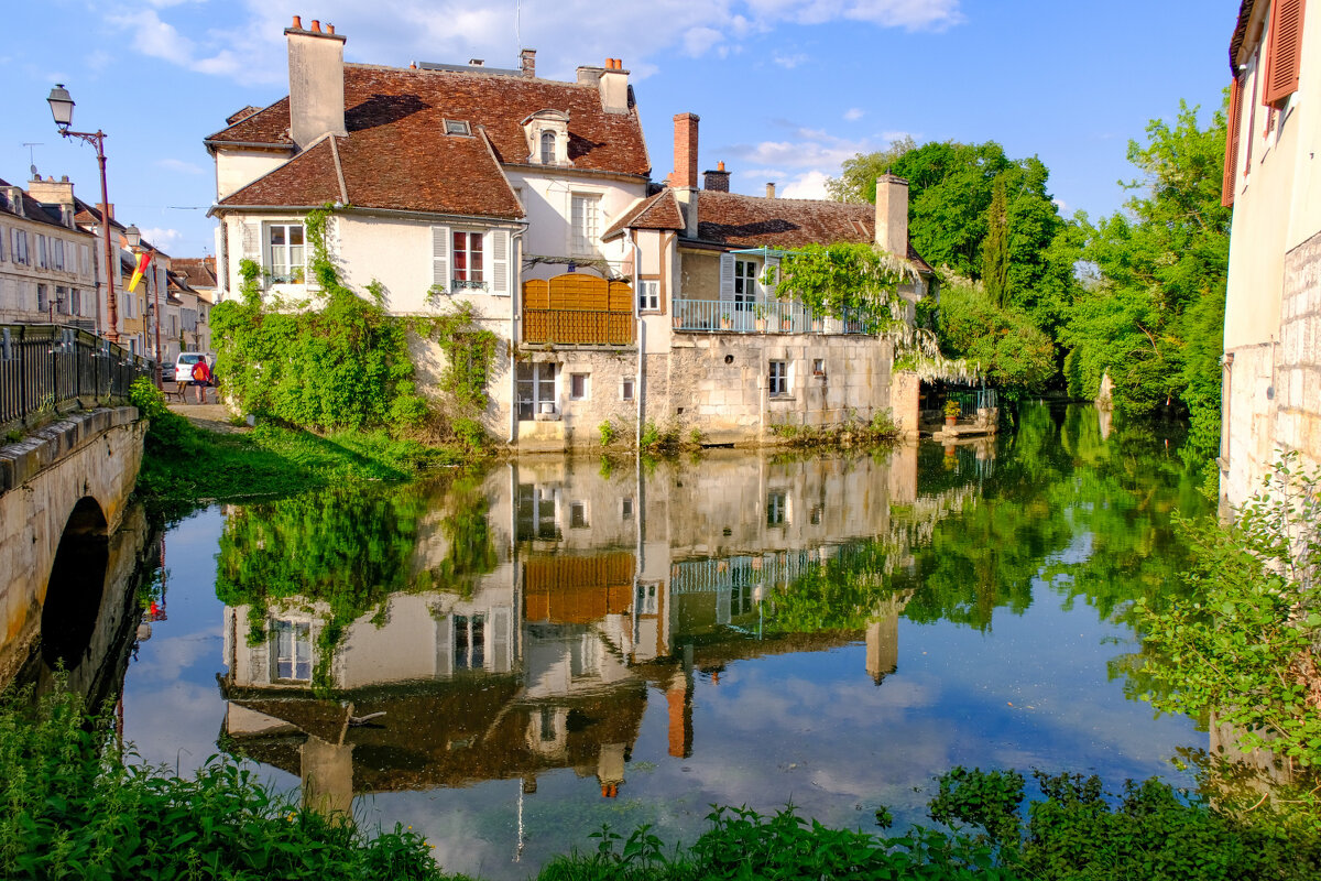Дома в г. Тоннерр - Георгий А