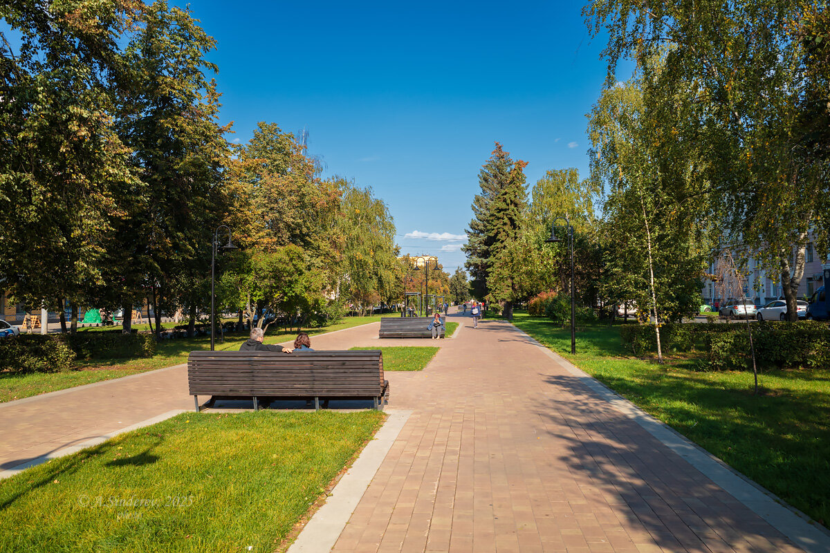 В городском сквере - Александр Синдерёв