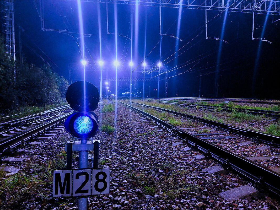 а что означает синий светофор на ж/д? - Артём 