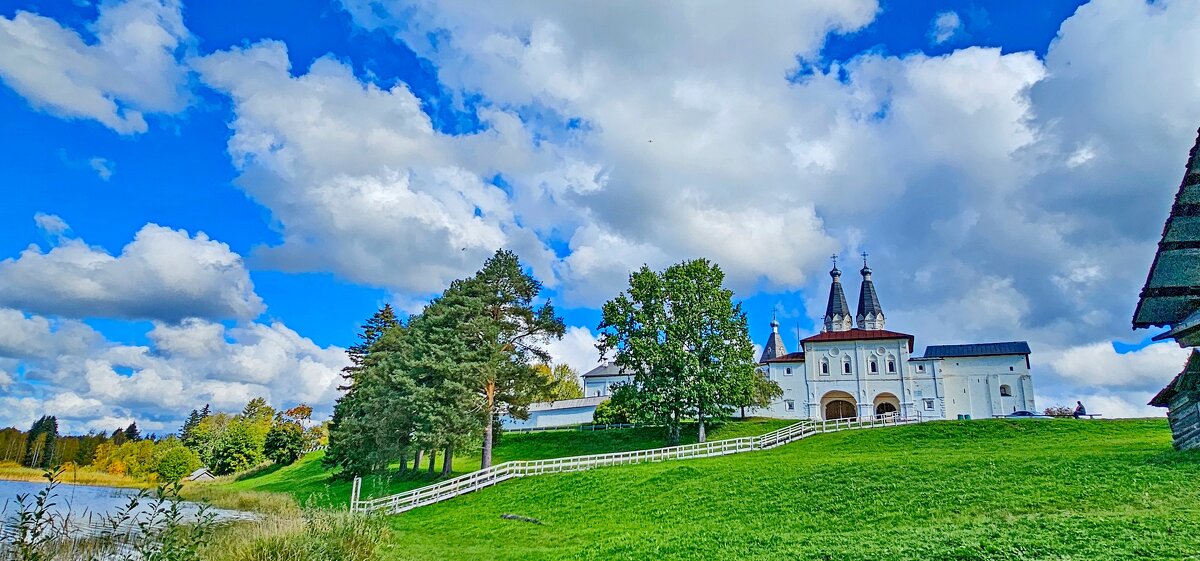 Ферапо́нтов Белозе́рский Богоро́дице-Рожде́ственский монасты́рь — мужской монастырь - Михаил Свиденцов Ферапо́нтов Белозе́рский Богоро́дице-Рожде́ственский монасты́рь — мужской монастырь - Михаил Свиденцов