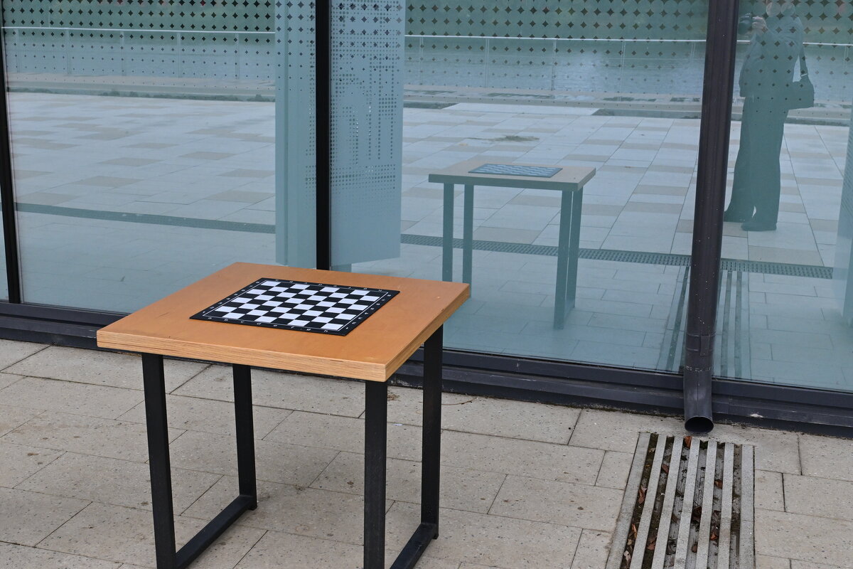 Столик - Валерий Пославский