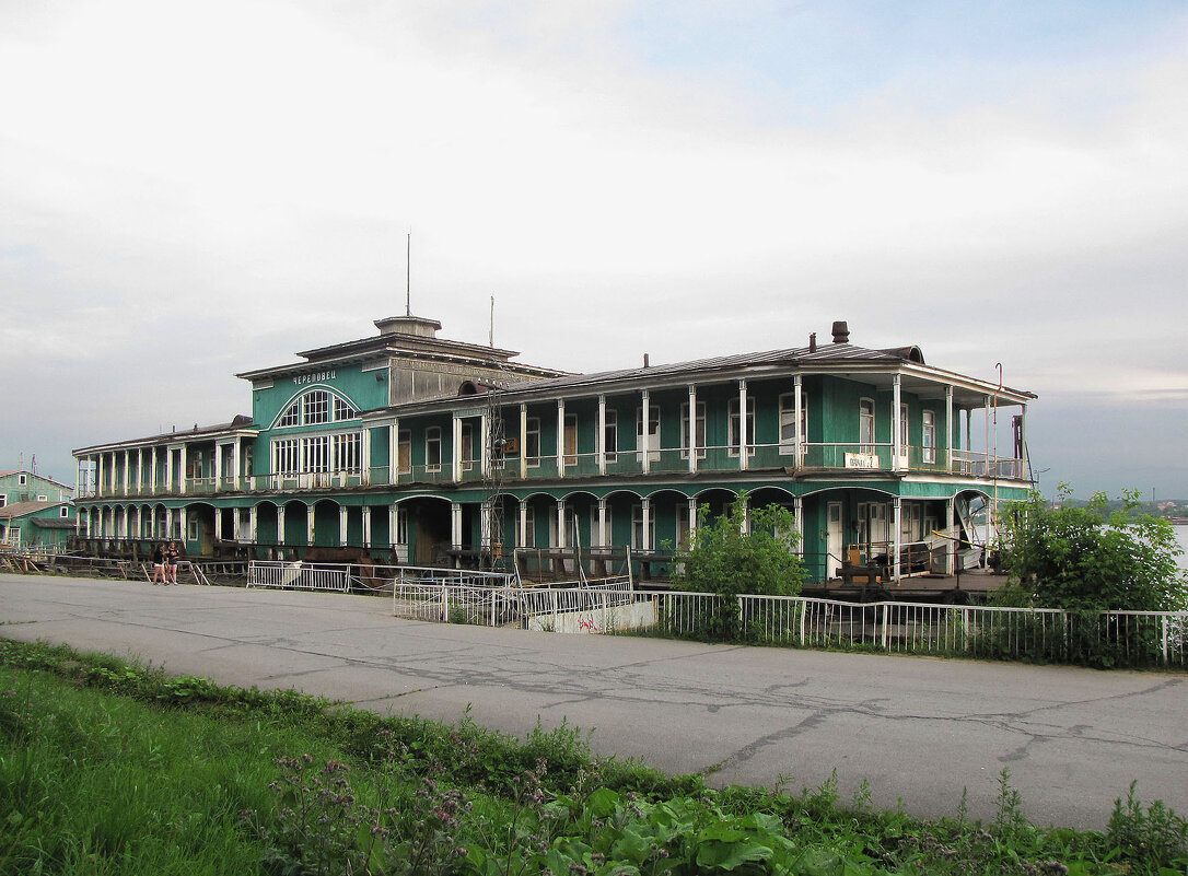 Речной вокзал (дебаркадер) - Александр Ильчевский 