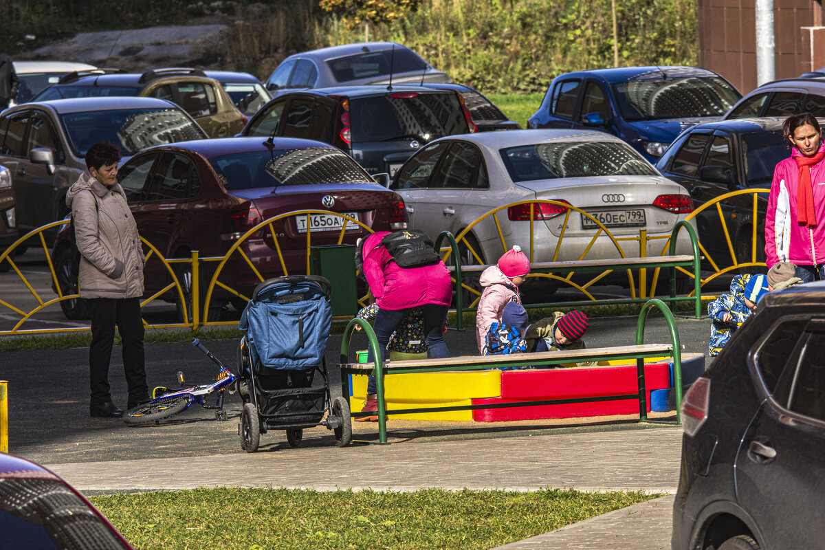 Пятачок для игр детей. - Петр Беляков