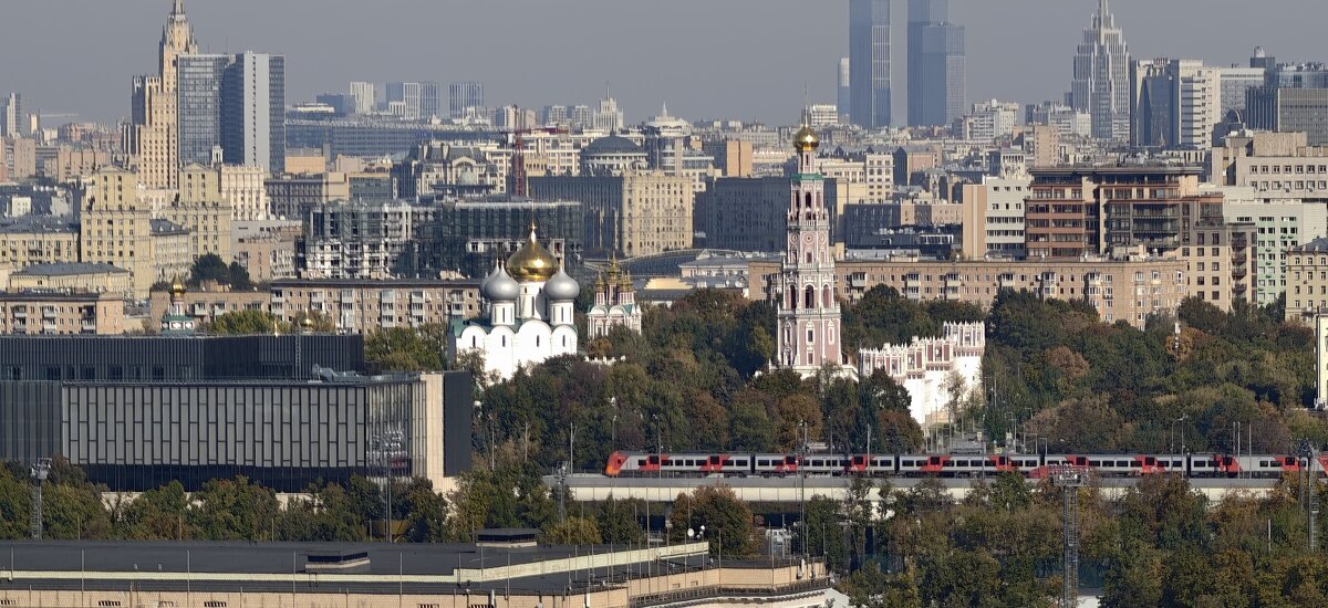 Новодевичий монастырь с Воробьевых гор - <<< Наташа >>>