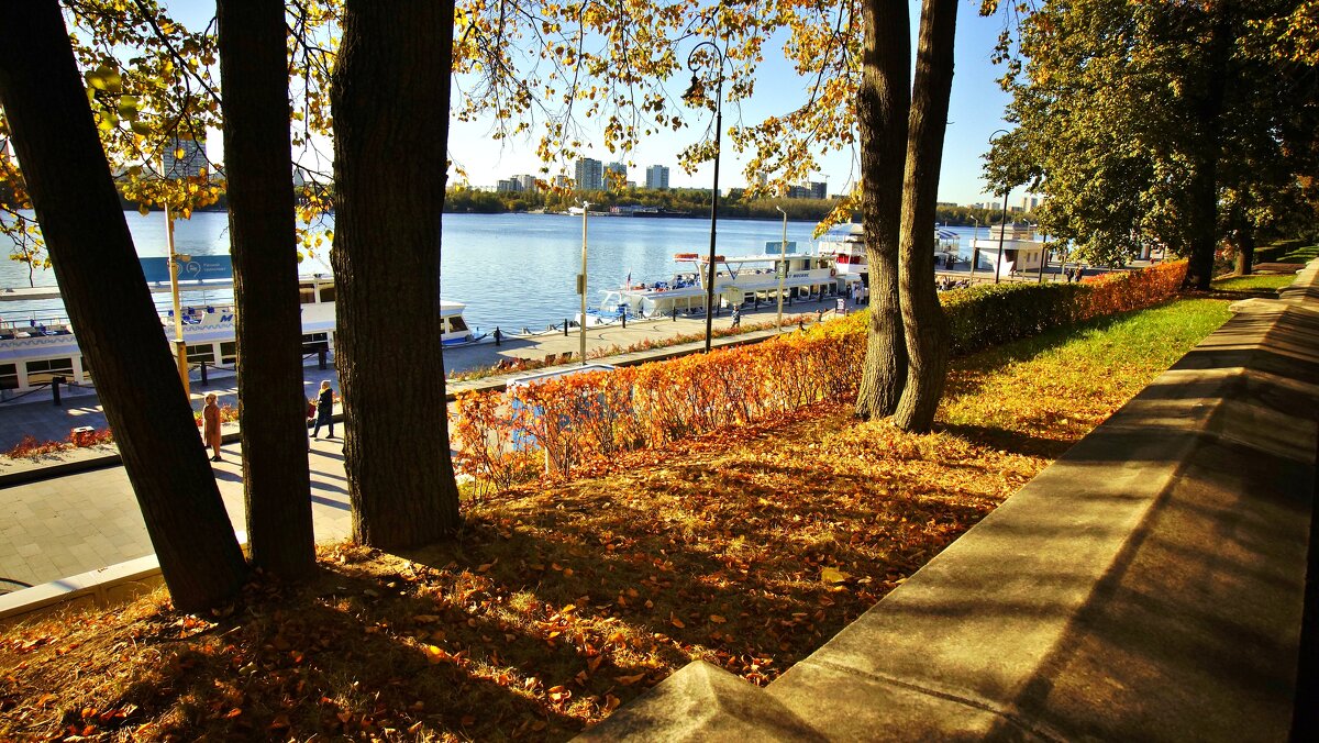 НАБЕРЕЖНАЯ - АЛЕКСАНДР 