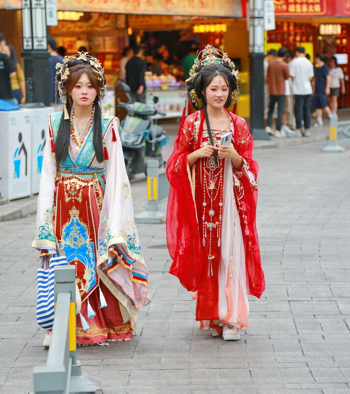 ...в стиле Ханьфу... - Andrey Bragin 