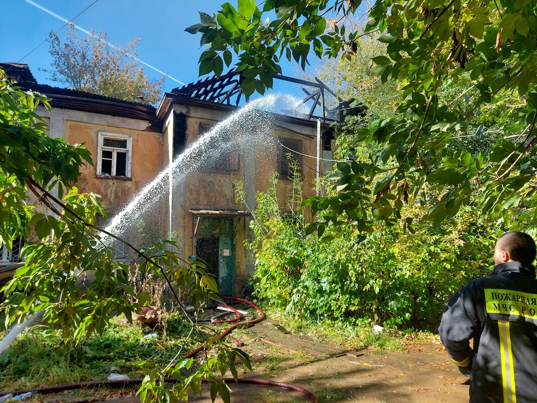 работают пожарные - Артём 