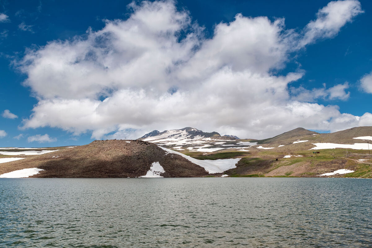 Озеро Кари-Лич на склоне горы Арагац. Армения. - Дина Евсеева