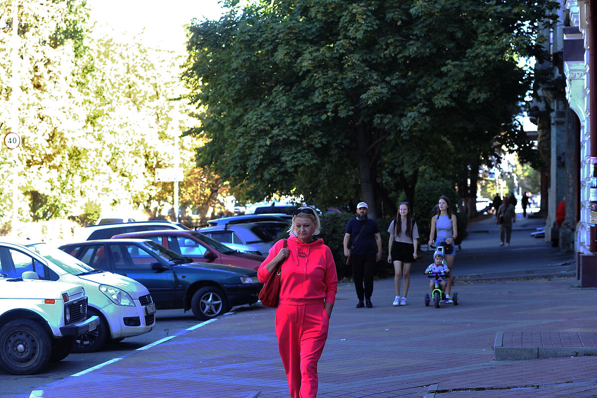 Спешит - Юрий Гайворонскiий