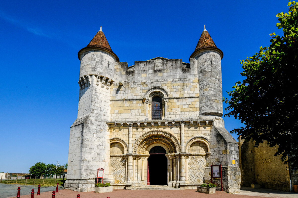 Церковь-замок Сен-Вивьен г. Экуайё - Георгий А Церковь-замок Сен-Вивьен г. Экуайё - Георгий А