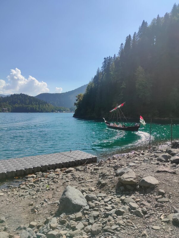 Абхазия. Озеро Рица - Ирэн Абхазия. Озеро Рица - Ирэн