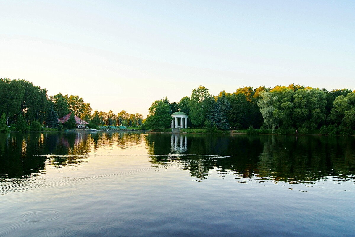 Парк... Озеро... Уточка... Золотая осень пришла... - Игорь Тельцов