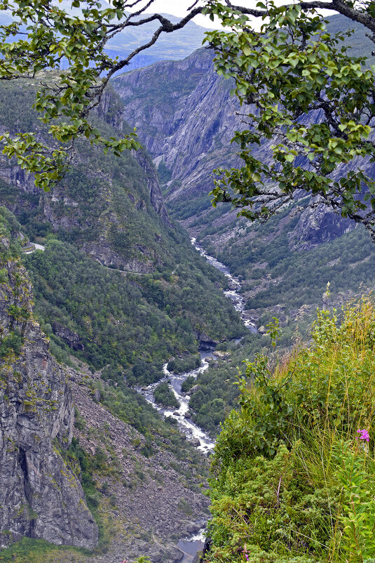 Каньон Ворингфоссен  (Норвегия) - Nina Streapan