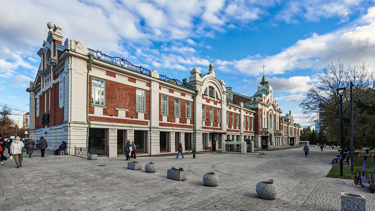 Краеведческий музей - Dmitry i Mary S