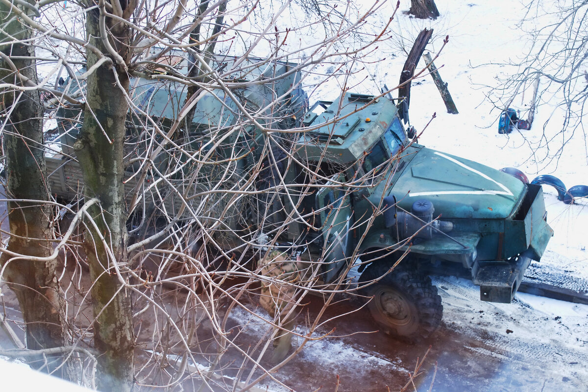 Самодельное бронирование на автомобиле в зоне СВО - Александр Лычагин