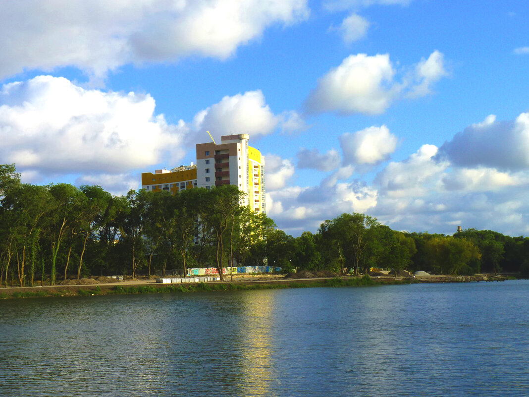 Дом у озера - Валентин Семчишин