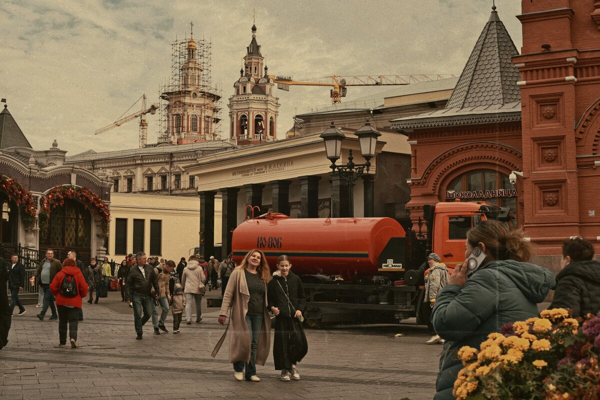 Из серии"города" - Софья Алавердян