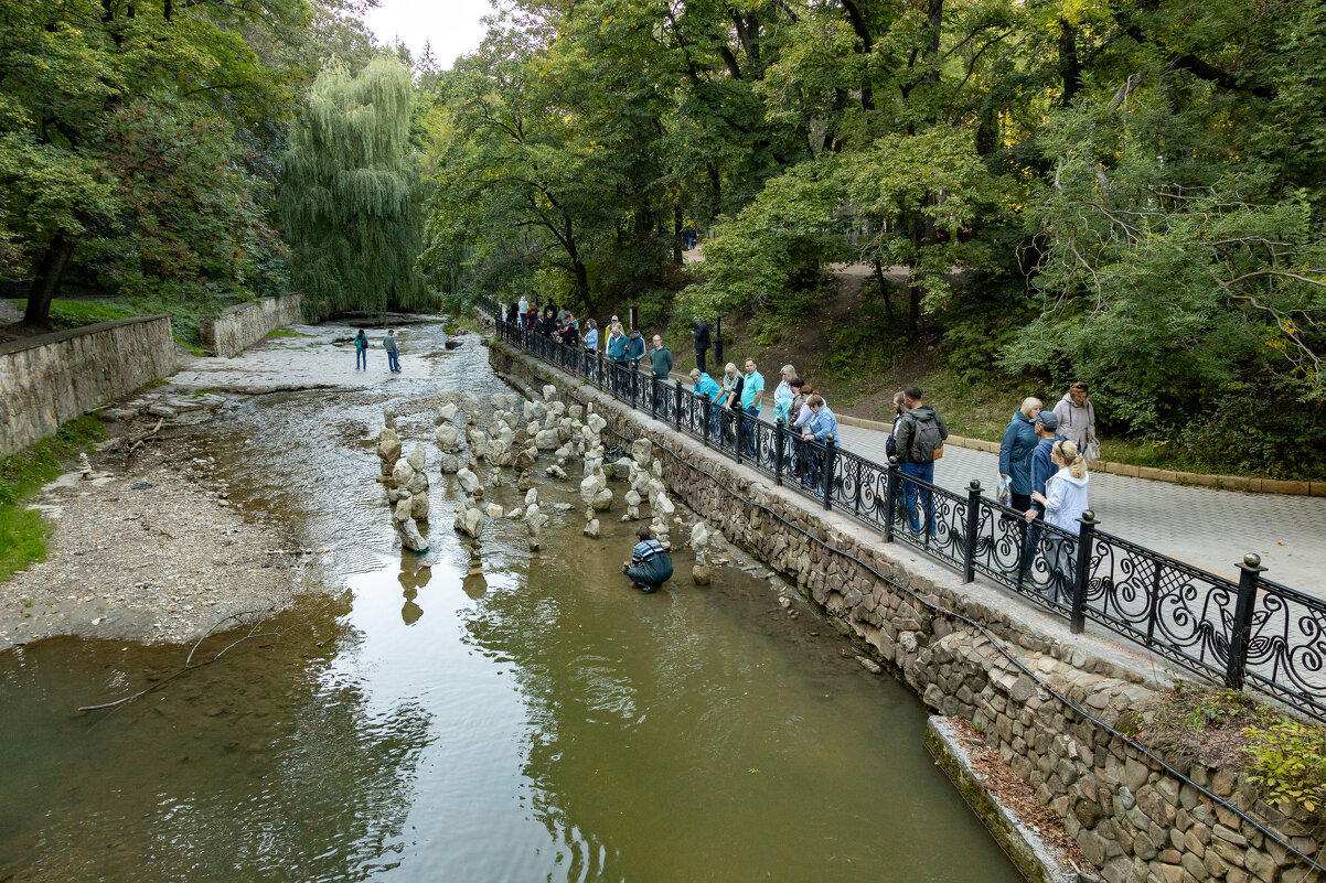 Сад Камней. Речька Ольховка. Кисловодский парк. - Yuri Chudnovetz