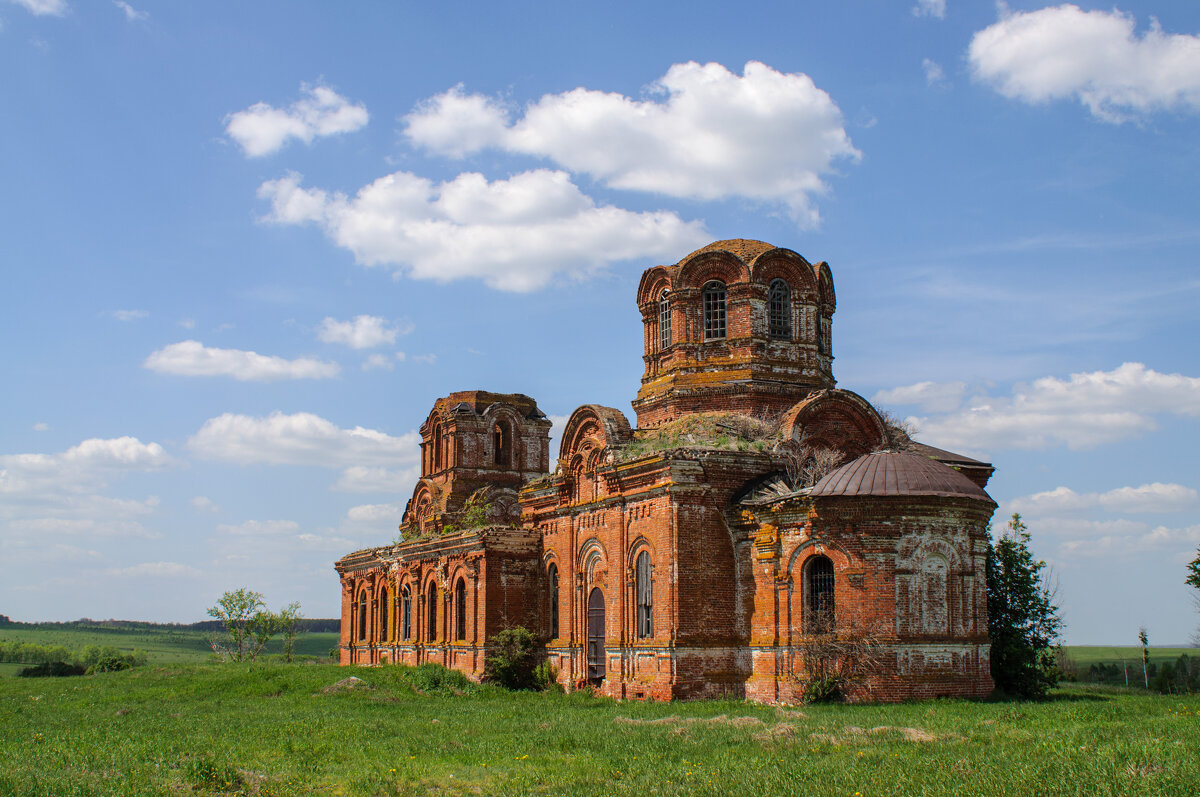 Старый храм - Владимир Иванович