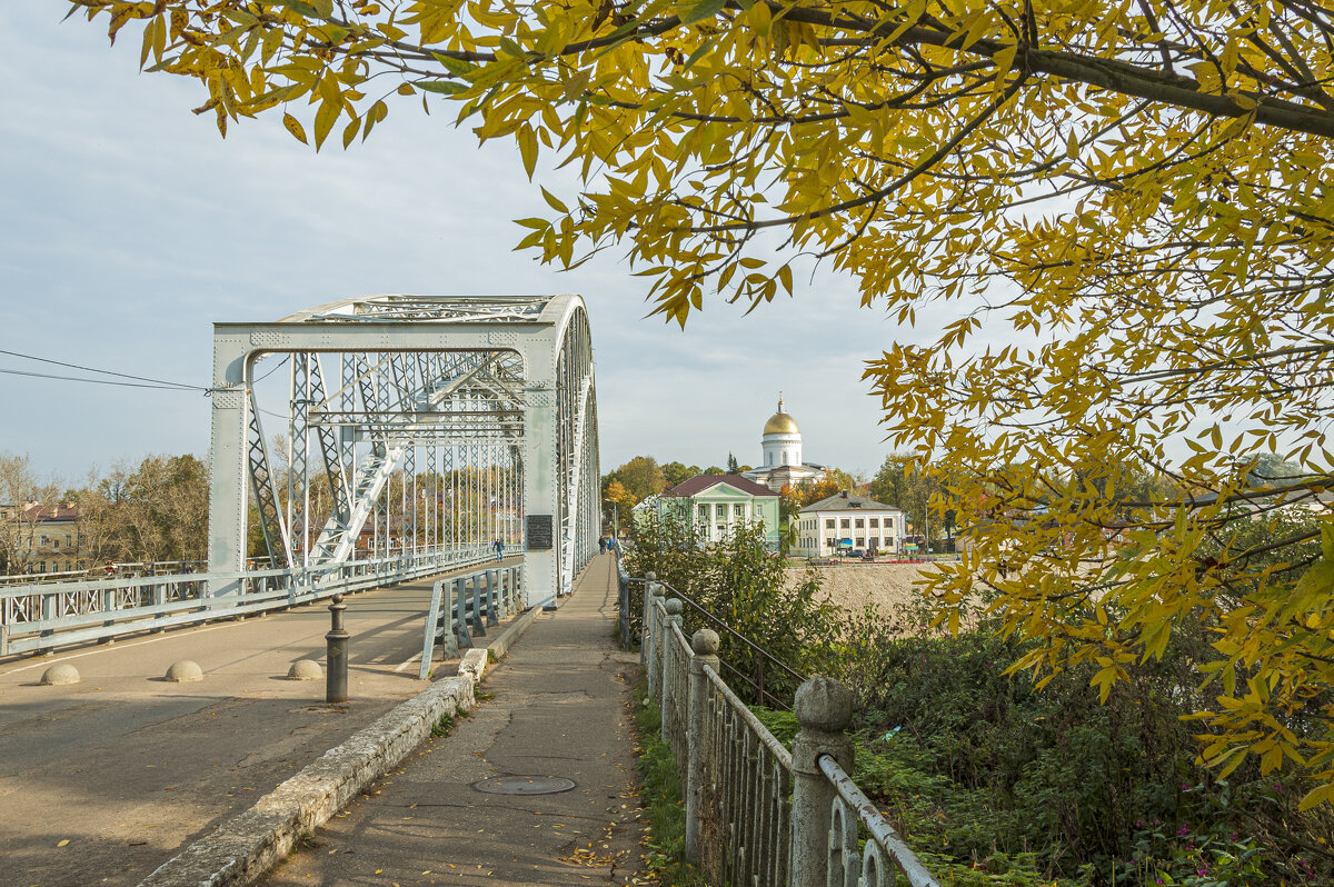 Осень в уездном городе - Александр Филатов