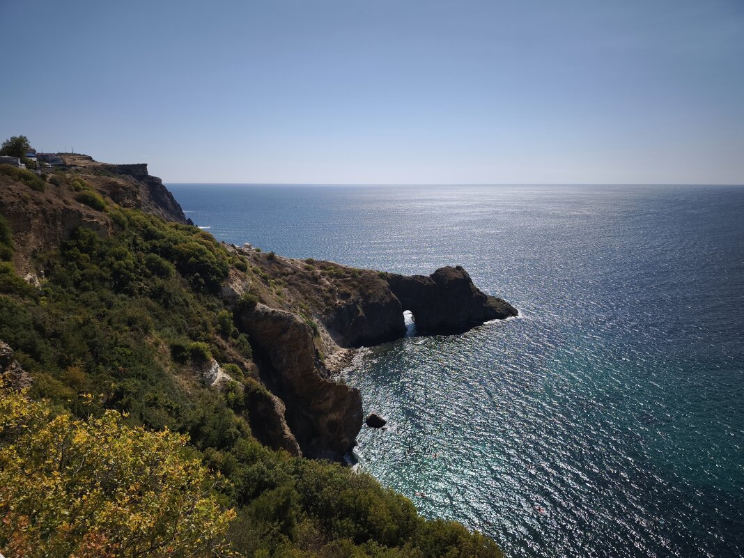 Грот Дианы на Гераклейском полуострове на юго-западном побережье Крыма - Oleg S Грот Дианы на Гераклейском полуострове на юго-западном побережье Крыма - Oleg S