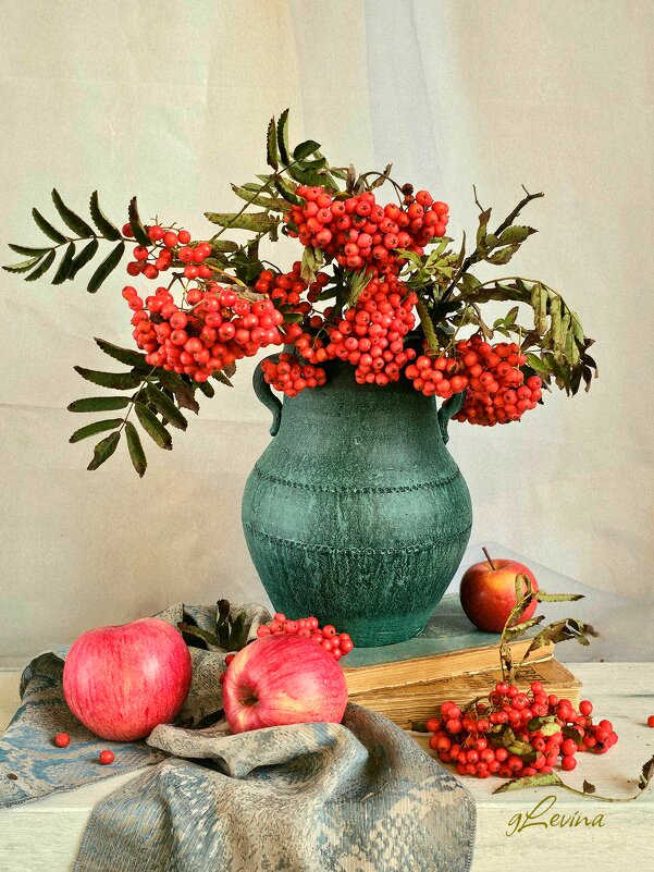 Рябиновый цвет. - Галина Левина