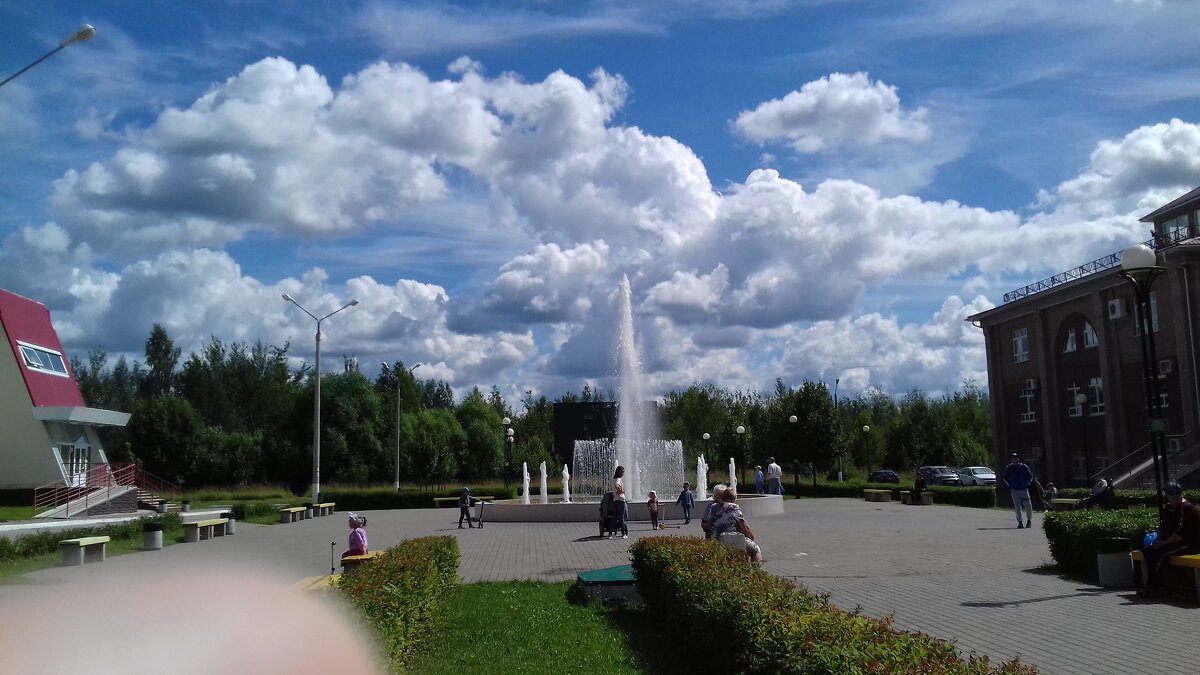 тучи и фонтан - Владимир тучи и фонтан - Владимир