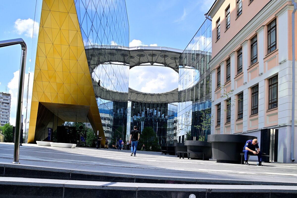 "А я иду, шагаю по Москве..." - Владимир Мигонькин