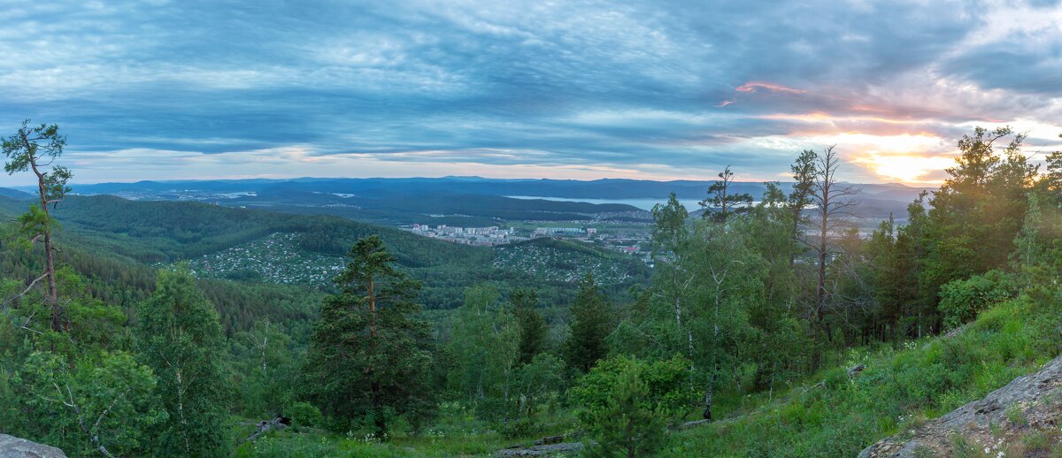 Закат на перевале (21:40). Ильменский хребет, г. Миасс, Машгородок (панорама). - Алексей Трухин