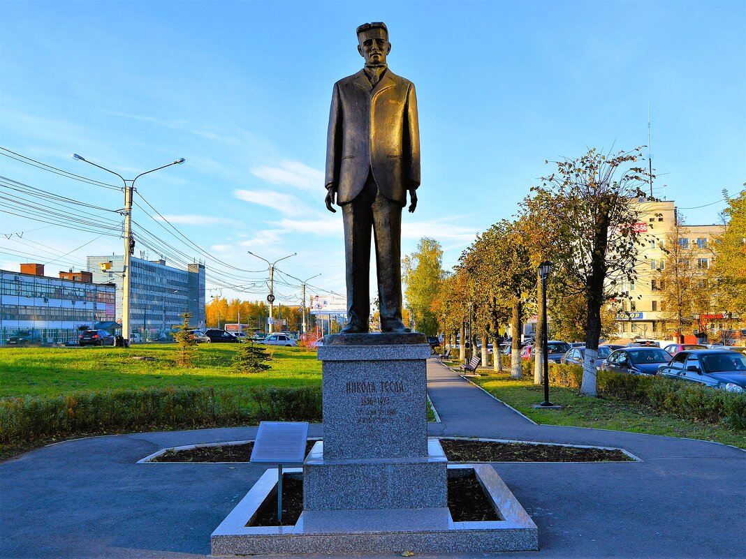 Чебоксары. Памятник Николе Тесле. - Пётр Чернега