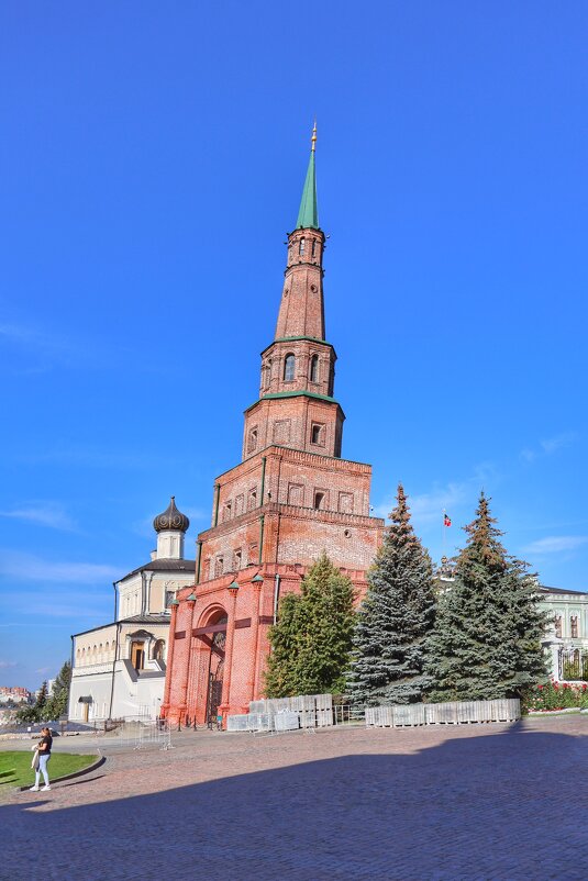 Падающая башня Сююмбике - Irene Irene