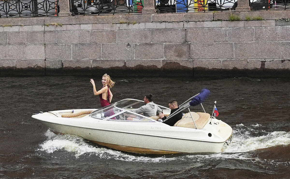 *** - Александр Русинов