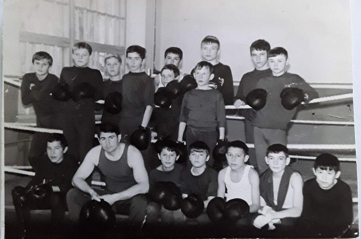 Мальчишки боксеры - Андрей Хлопонин