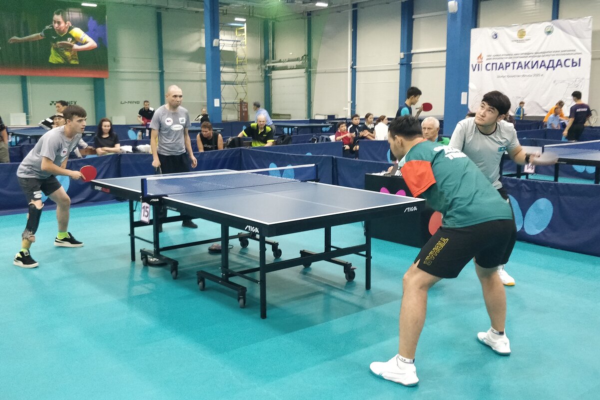 Играем в настольный теннис - Андрей Хлопонин