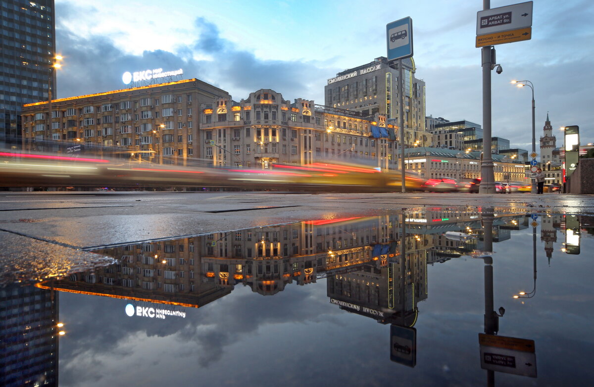 Смоленская пл 15 октября - Михаил Бибичков