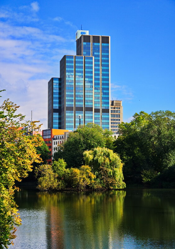 *** - Witalij Löwin