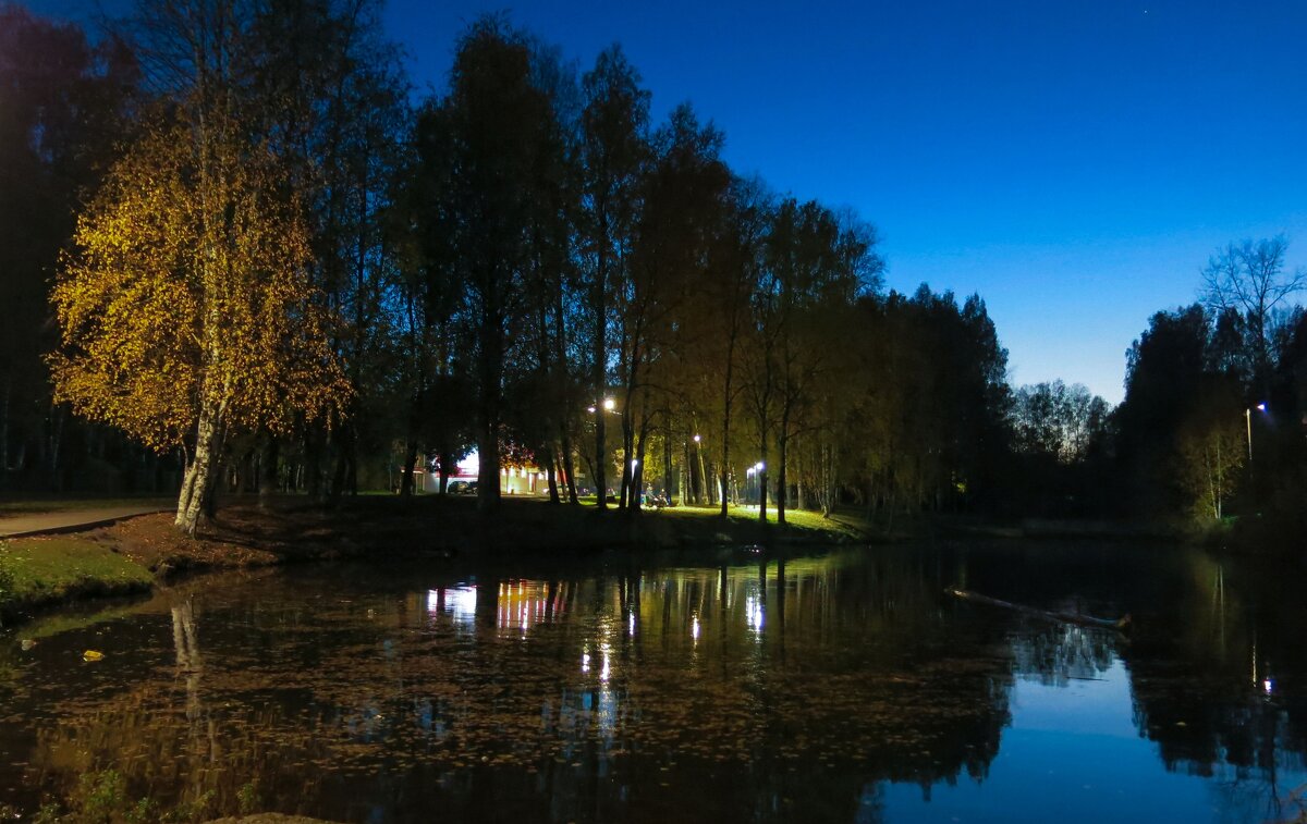 Огни небольшого города - Александр Семенов