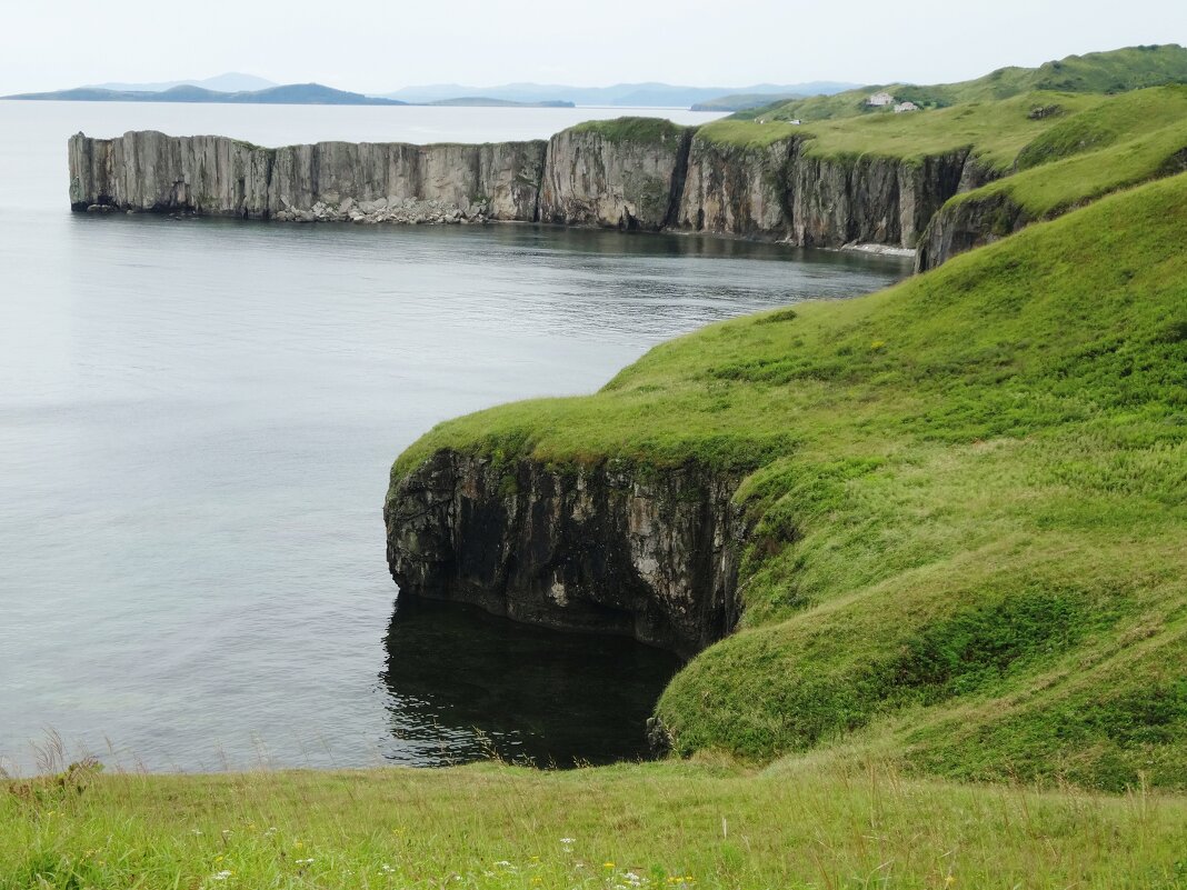 МЫС ПАРЯЩЕЙ ЧЕРЕПАХИ - Лидия Бусурина