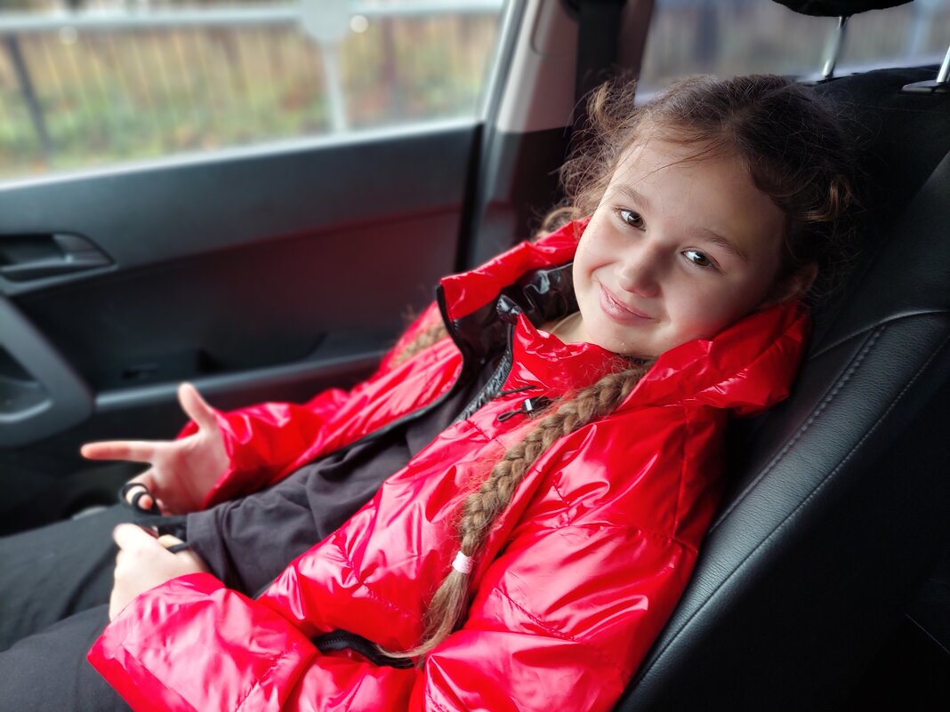 купили красную куртку - Артём купили красную куртку - Артём