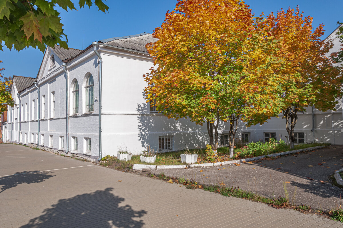 Осень в уездном городе - Александр Филатов