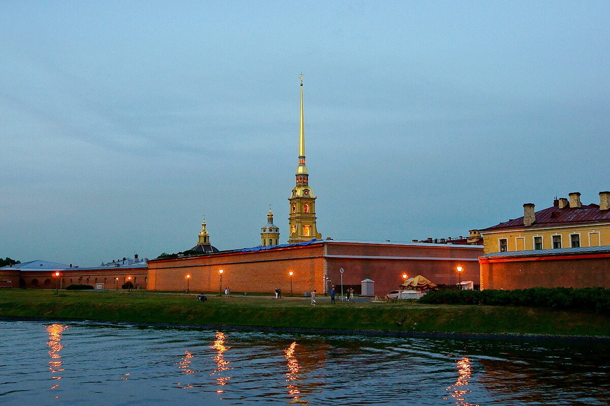 Петропавловская крепость - близкий план... - Игорь Тельцов