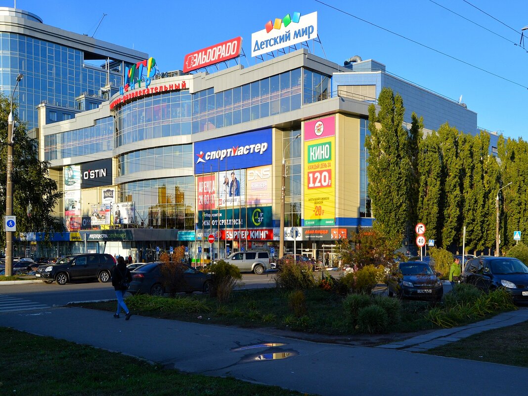 Чебоксары. Торгово-развлекательный центр "МТВ". - Пётр Чернега