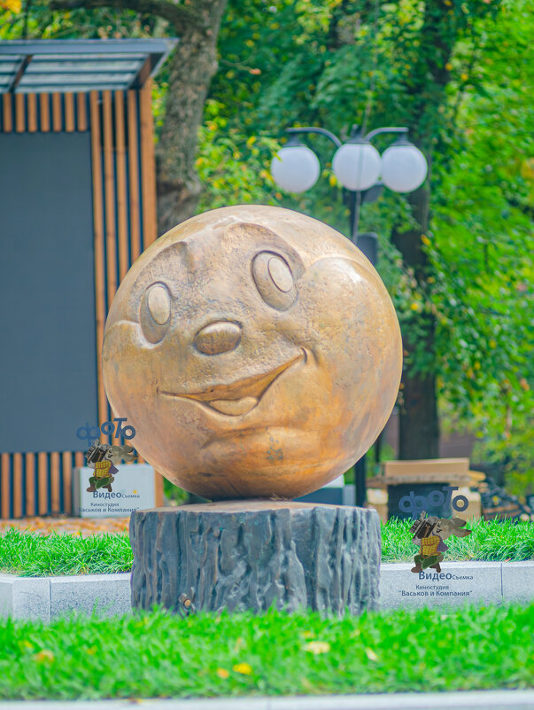 скульптура Колобка. город Курск - Руслан Васьков скульптура Колобка. город Курск - Руслан Васьков
